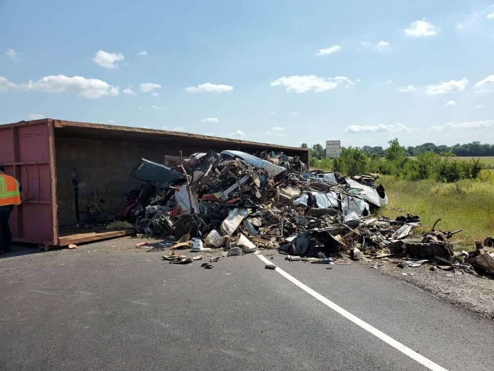 Semi at 255.jpg